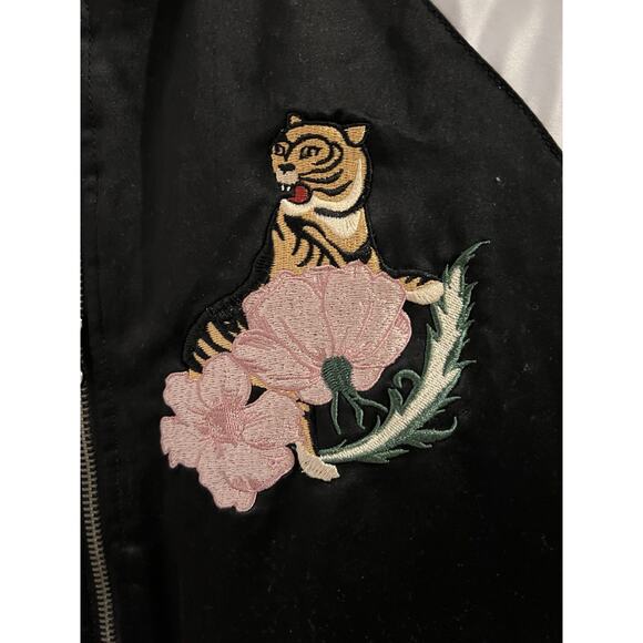 Vans Black White Souvenir Tiger Floral Embroidered Bomber Jacket Quilted Sz Xs - Picture 4 of 12